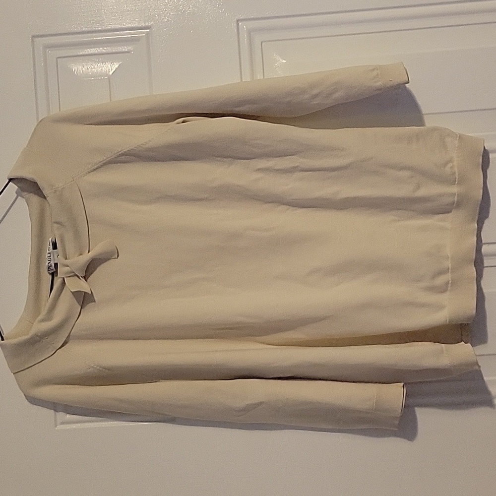 Pendleton silk blend sweater, size extra large cream colored.